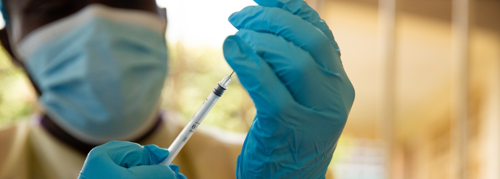 Fortalecimiento de la capacidad local: Colaboración con la ACHAP en apoyo de los sistemas sanitarios del África subsahariana 