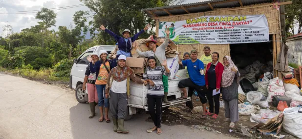 Lutheran World Relief y la Fundación Starbucks se comprometen a ayudar a las comunidades de Indonesia en la lucha contra la pobreza.